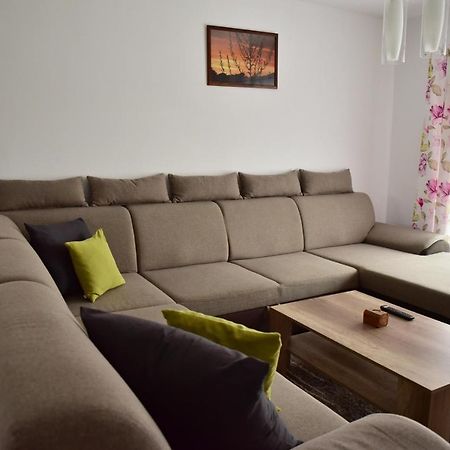 Apartman Lukov Lukov  Exteriör bild